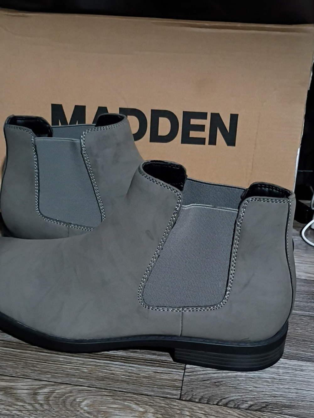 Steve Madden Men's Chukka Chelsea Boots in Gray